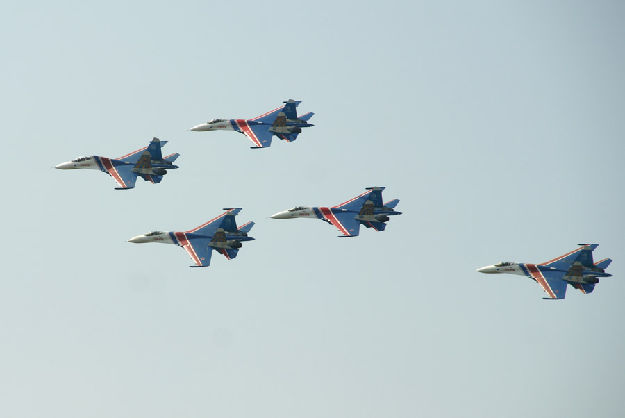 Группа боевых самолетов. Ульяновск Восточный авиашоу.